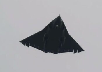 آزمایش موفق جنگنده نسل ششم J-36 چین