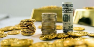 آیا قیمت طلا و سکه در آبان کاهش پیدا می‌کند؟