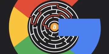 ترکیب لوگوی رنگی Google با نماد بیتکوین درون یک هزارتوی سیاه و سفید، نشاندهنده تلاش گوگل برای عبور از محدودیتهای بلاکچین با فناوری پول کوانتومی.