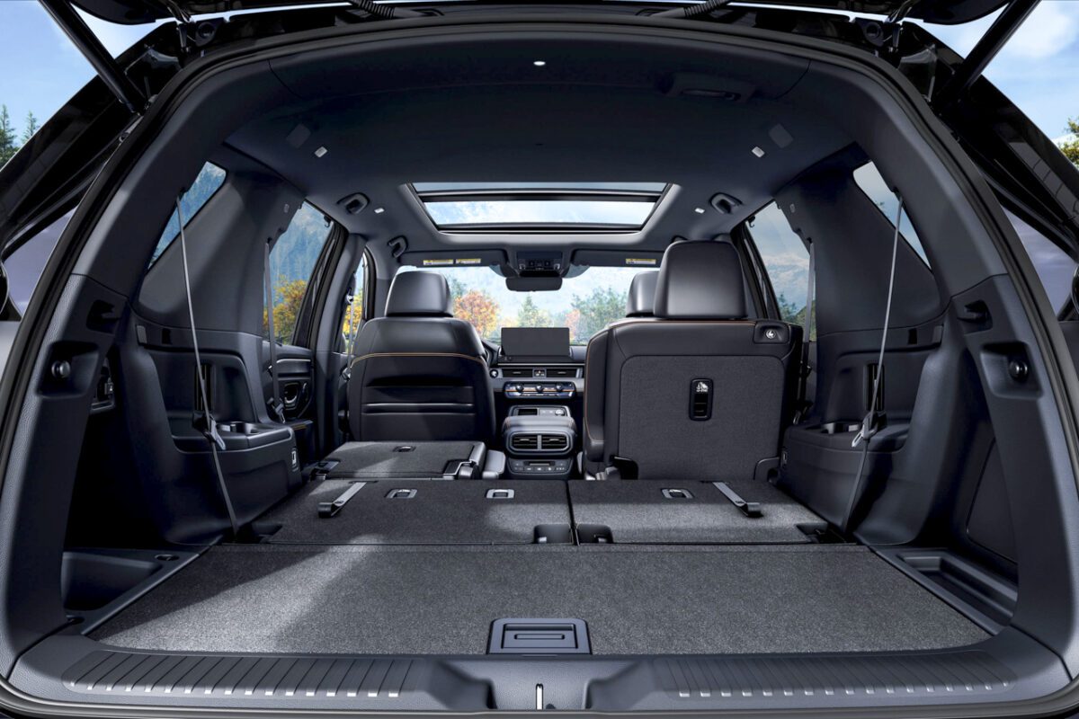 نمای صندوق شاسی بلند هوندا Pilot