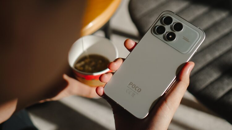 بررسی پوکو F8 پرو