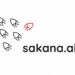 لوگوی Sakana AI که شامل شش نماد ماهی انتزاعی است که یکی از آنها قرمز رنگ و متمایز است، همراه با آدرس وبسایت "sakana.ai" به رنگ سیاه.