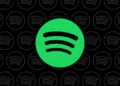 لوگوی اسپاتیفای در مرکز تصویر