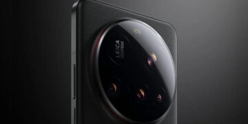 تصویری از پشت گوشی شیائومی ۱۵ اولترا در رنگ مشکی