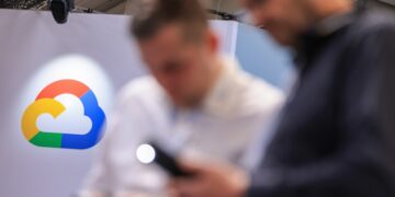 گوگل با معرفی سرورهای مدیریتشده MCP، اتصال ایجنتهای هوش مصنوعی به سرویسهای دنیای واقعی را متحول کرد.