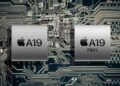 تصویر گرافیکی از دو تراشه پردازنده با برچسب‌های A19 و A19 Pro اپل روی مدار الکترونیکی.