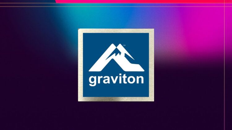 لوگوی مربعی آبی و سفید برند پردازنده‌های Graviton آمازون.