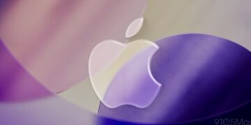 لوگوی براق اپل روی پس‌زمینه‌ای انتزاعی با طیف رنگ‌های بنفش و ملایم.