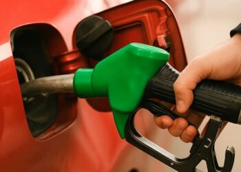 این ۵ گروه باید بنزین ۵ هزار تومانی بزنند