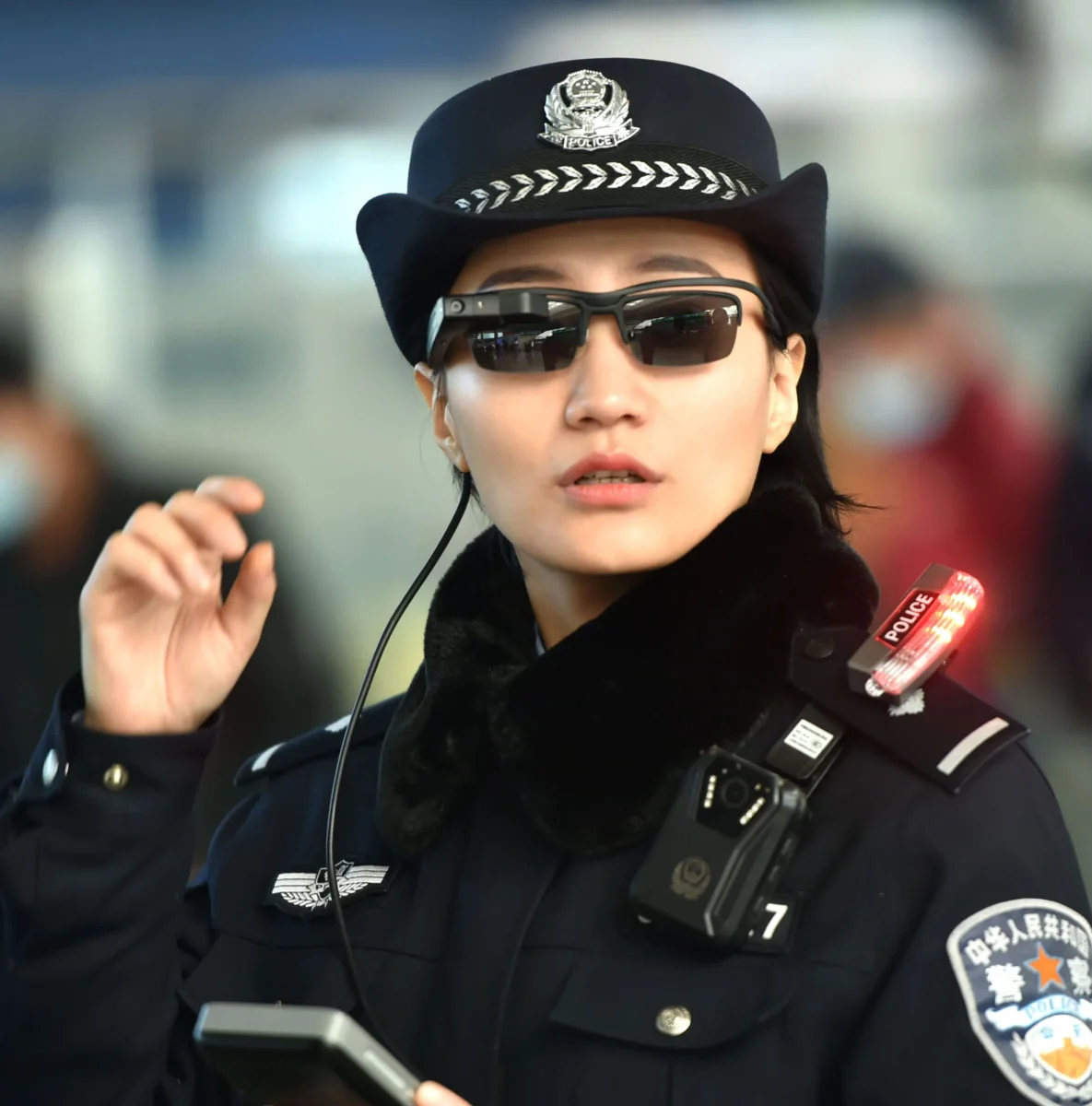 عینک هوشمند هوش مصنوعی پلیس چین