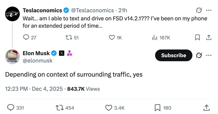 اسکرین‌شات مکالمه ایلان ماسک در شبکه اجتماعی ایکس (توییتر) درباره امکان استفاده از گوشی هنگام رانندگی با سیستم خودران تسلا.