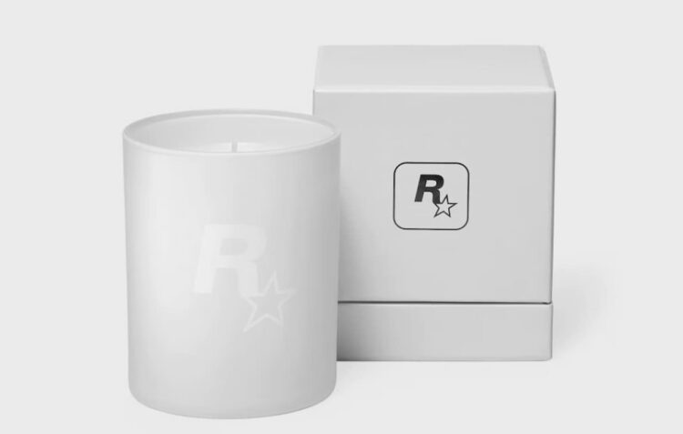 یک شمع سفید مات با لوگوی R* (Rockstar Games) و یک جعبهی مکعبی سفید که لوگوی R* روی آن قرار دارد.
