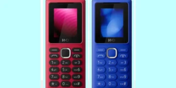 دو گوشی دکمهای HMD در رنگهای صورتی و آبی در کنار یکدیگر.