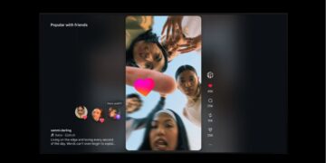 رابط کاربری پخش عمودی ریلزهای اینستاگرام در تلویزیون هوشمند.