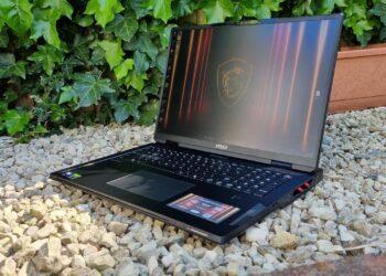 نقد و بررسی MSI Raider 18 HX AI