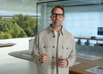 ستاره طراحی اپل به متا پیوست