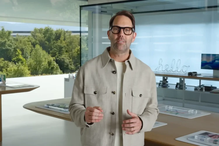 ستاره طراحی اپل به متا پیوست