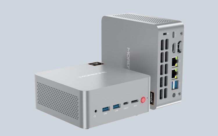 نمای ۳۶۰ درجه از مینی پی‌سی نقره‌ای Morefine M900 مجهز به تراشه‌های Ryzen AI و پورت‌های متنوع.