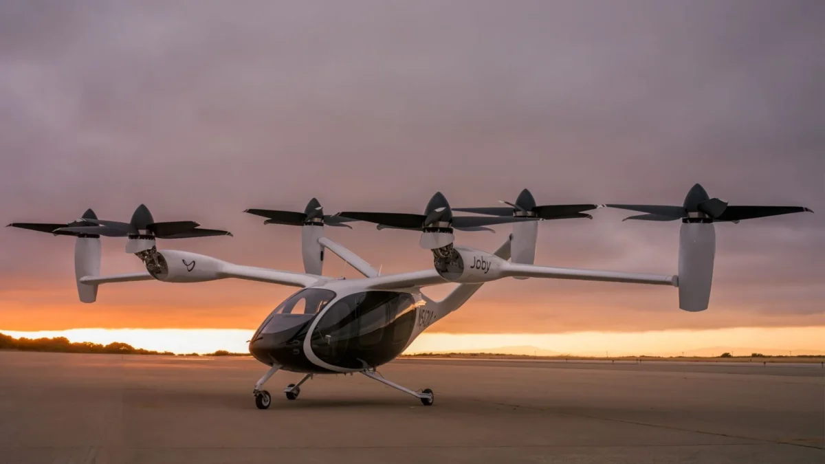 تاکسی هوایی برقی S4 شرکت Joby Aviation در حال آمادهسازی پیش از پرواز