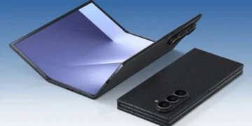 رندر مفهومی گوشی گلکسی زد فلیپ ۸ با نمایشگر تاشوی سه‌گانه و بدنه فیبر کربنی.