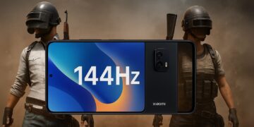 گوشی هوشمند شیائومی با نوشته ۱۴۴ هرتز روی صفحه و پسزمینه بازی اکشن.