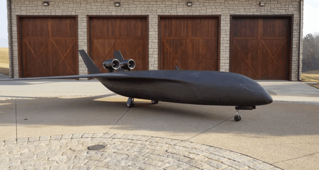 مونه اولیه هواپیمای Horizon با طراحی بال یک‌پارچه در محوطه آزمایشی