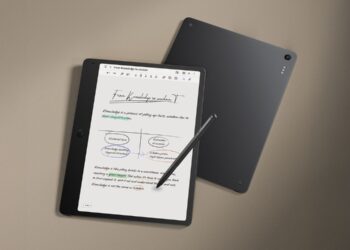 تبلت TCL Note A1 با نمایشگر مات NxtPaper و قلم استایلوس در حال نمایش یادداشت‌های دست‌نویس.