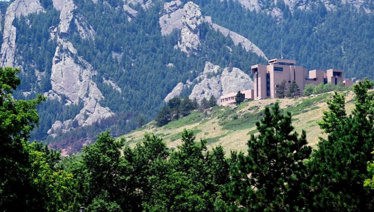 مرکز ملی پژوهش‌های جوی» آمریکا (NCAR) در ایالت کلرادو