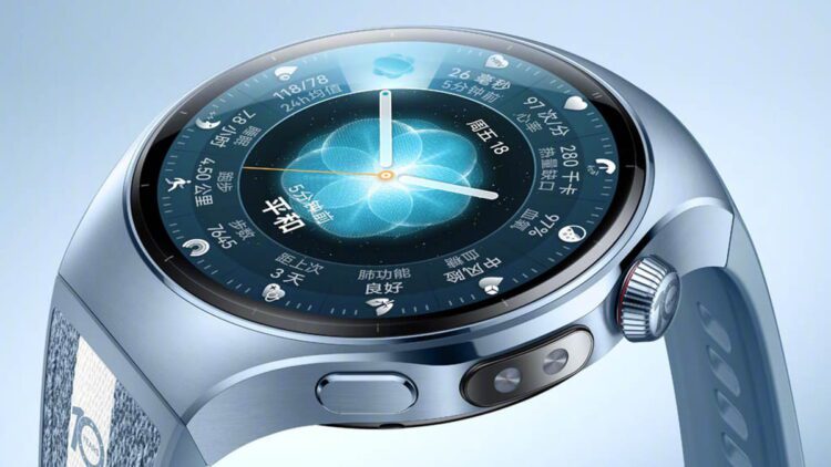 نمای نزدیک از ساعت هوشمند Huawei Watch نسخه دهمین سالگرد با بدنه فلزی، تاج چرخان و صفحه نمایش دایره&zwnj;ای حاوی ویجت&zwnj; های سلامت و زمان، تمرکز بر طراحی پریمیوم و رابط کاربری پیشرفته