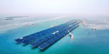 بزرگ‌ترین نیروگاه خورشیدی فراساحلی در چین راه‌اندازی شد