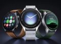 تصویر تبلیغاتی از سه مدل مختلف ساعت هوشمند شیائومی با بندهای چرمی، فلزی و پارچه‌ای که تنوع طراحی این برند را نشان می‌دهد.