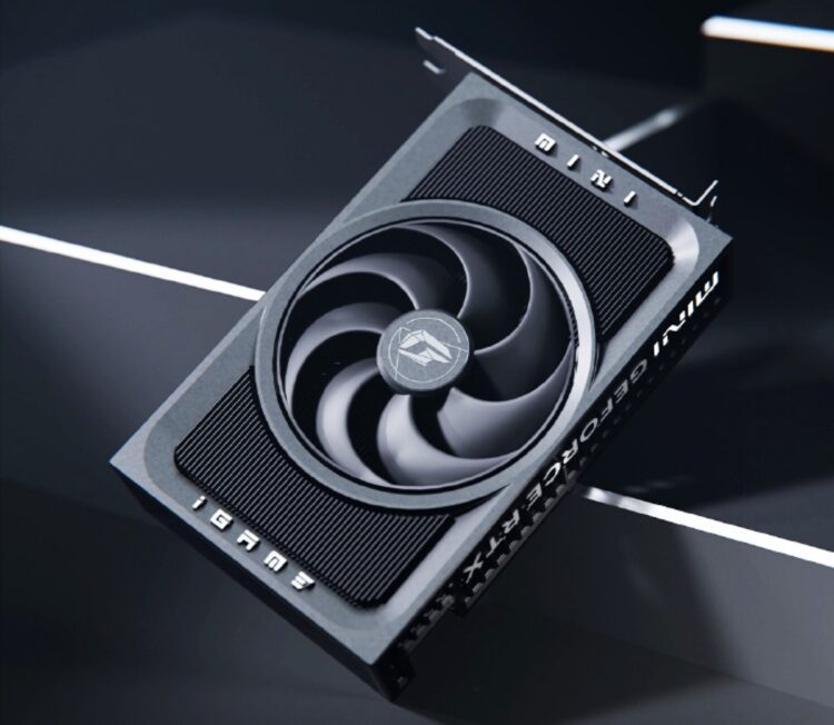 نمای جلوی کارت گرافیک تک&zwnj;فن Colorful GeForce RTX 5070 Mini.