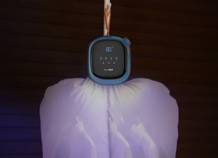 این گجت جدید مسافرتی لباس‌ها را به صورت خودکار خشک و اتو می‌ کند