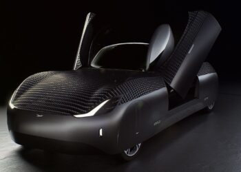 تولید اولین خودروی پرنده برقی در کالیفرنیا آغاز شد