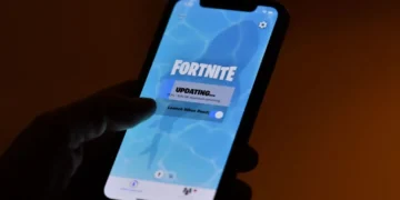 بازی فورتنایت اپیک گیمز پس از لغو محدودیت‌های اعمال‌شده بر روی iOS توسط دادگاه، دوباره به فروشگاه گوگل پلی آمریکا بازگشت.