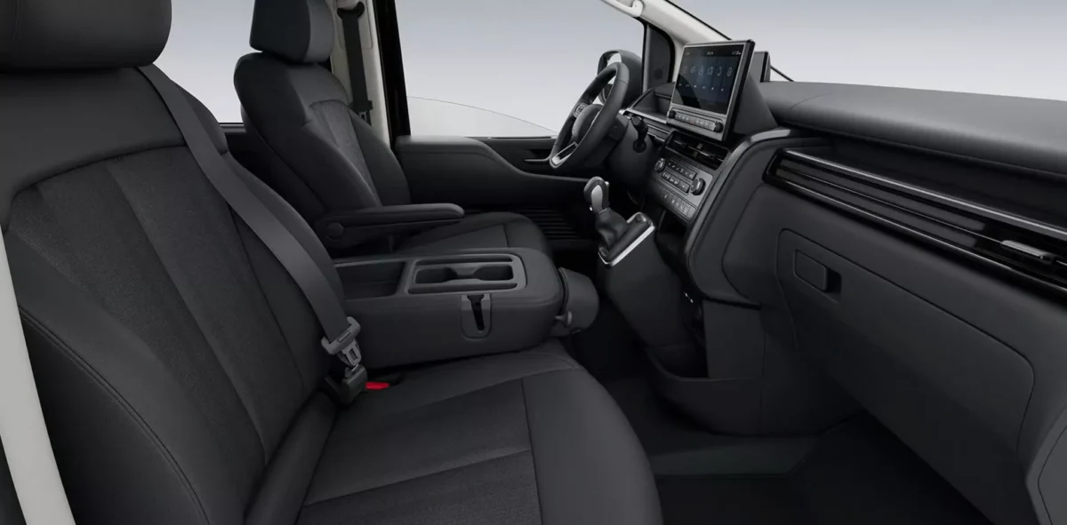 فضای داخلی نسخه پایه هیوندای استاریا 2026