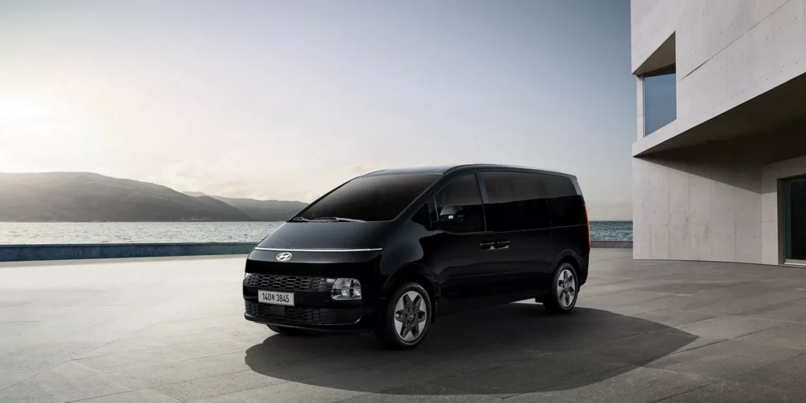 هیوندای از مدل 2026 مینیون Staria با کابین ارتقایافته رونمایی کرد