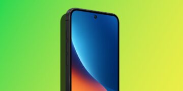 رندر احتمالی آیفون ۱۸ با نمایشگر تمام صفحه و تنها یک حفره کوچک برای دوربین سلفی در پس‌زمینه سبز.