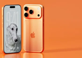 رندر مفهومی از آیفون با طراحی جدید و ماژول دوربین پیشرفته روی پس‌زمینه تک‌رنگ، هم‌زمان با افزایش هزینه تولید و فشار زنجیره تامین اپل