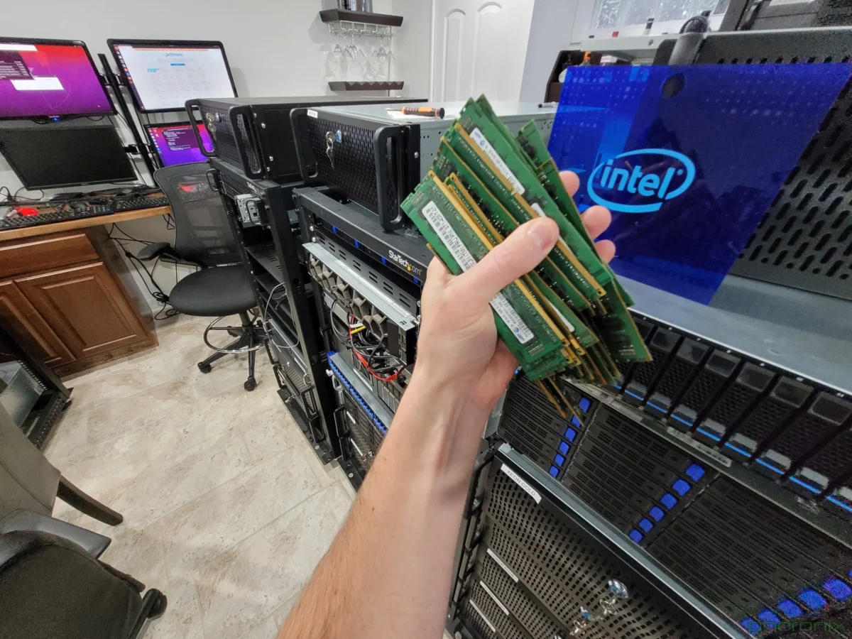 اینتل  دوباره زیر آتش انتقادهای لینوس توروالدز قرار گرفت