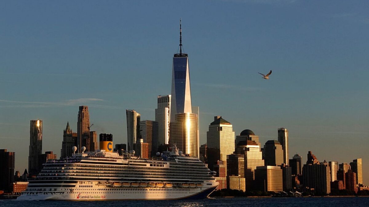 برج One World Trade Center در خط افق منهتن