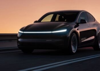 تاکسی خودران تسلا