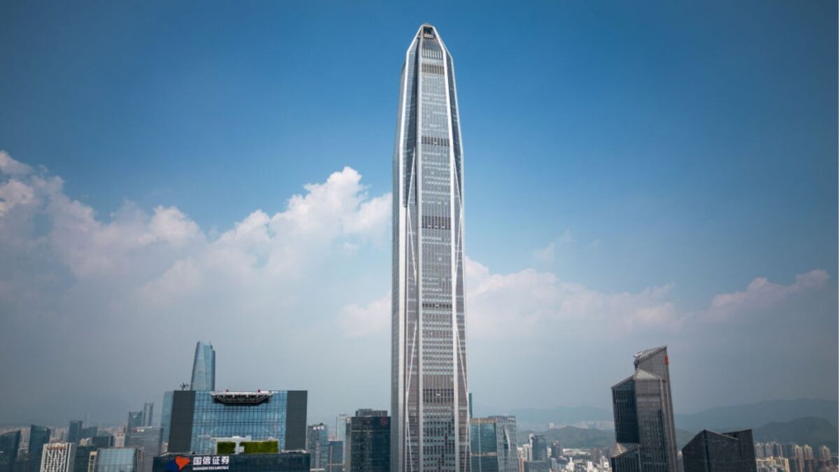 نمای کلی برج پینگ‌آن، آسمان‌خراش بلند در منطقه مالی شنژن