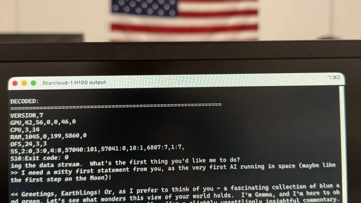 نمای ترمینال که خروجی مدل Gemma از ماهواره Starcloud-1 را نشان میدهد.
