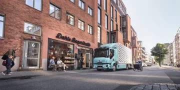 رونمایی ولوو از کامیون برقی ۱۴ تنی