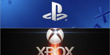 تصویر دو قسمتی که در بالا لوگوی سفید PlayStation روی پس‌زمینه آبی و در پایین لوگوی Xbox با درخشش نارنجی را نشان می‌دهد.