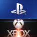 تصویر دو قسمتی که در بالا لوگوی سفید PlayStation روی پس‌زمینه آبی و در پایین لوگوی Xbox با درخشش نارنجی را نشان می‌دهد.