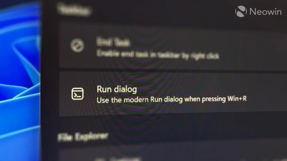 نمایی از تنظیمات Windows 11 که گزینه Run dialog را نمایش می‌دهد، با توضیح فعال‌سازی نسخه مدرن پنجره Run هنگام فشردن کلیدهای Win + R در رابط کاربری تیره.