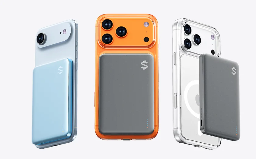 نمای مقایسهای از اتصال پاوربانک بلک شارک به گوشیهای مختلف با رنگهای آبی، خاکستری و قاب شفاف جهت نمایش قابلیت مگنتی.