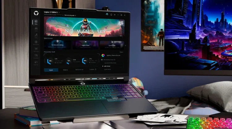 نمای زاویه‌دار از لپ‌تاپ Lenovo Legion 5i روی میز، با صفحه‌نمایش روشن، کیبورد RGB، رابط نرم‌افزار Legion و تمرکز بر طراحی گیمینگ و کاربری دسکتاپ.